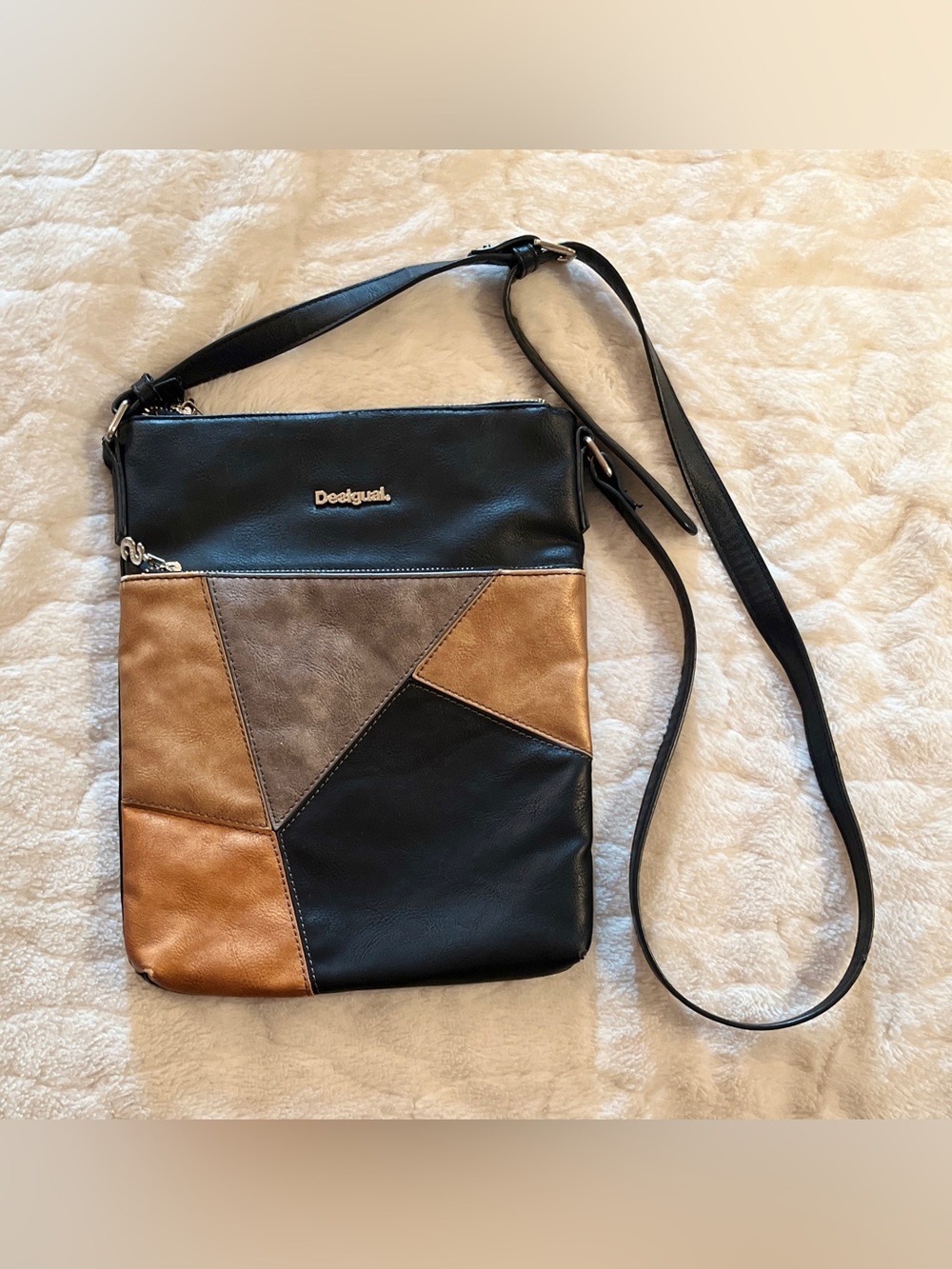 Desigual Ares Ghana Metallic
Patchwork Crossbody Messenger
Bag